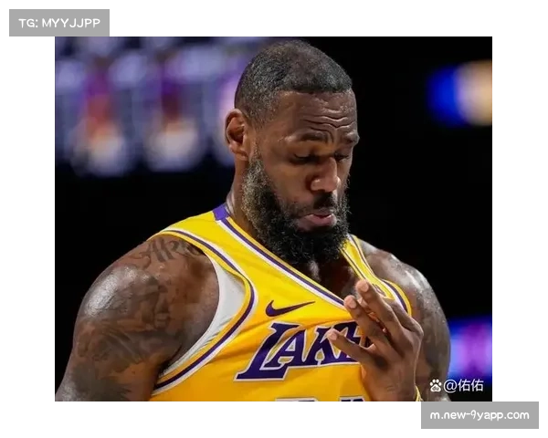 湖人戴维斯负荷管理：内线核心在詹姆斯转型期的出场时间控制与季后赛蓄力策略